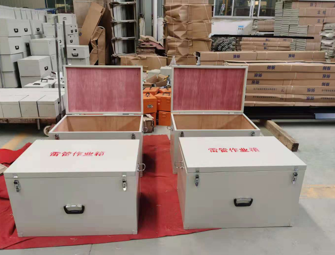 龙湾镇放炮线和雷管炸药在矿山作业时如何存放?